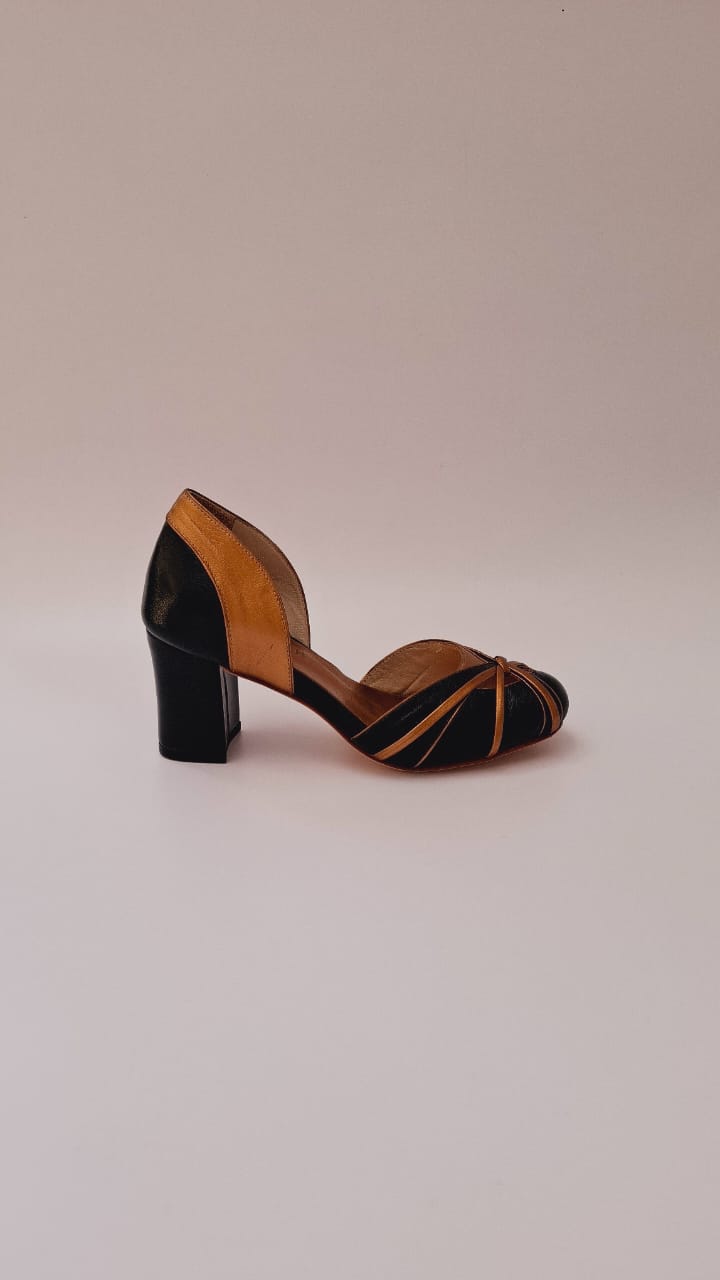 boneca Estrela preto com ouro velho