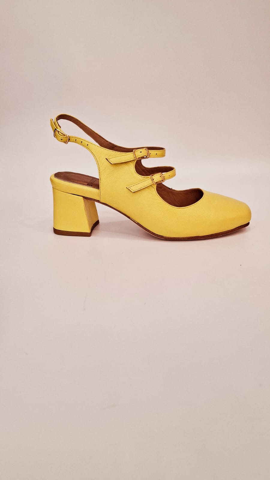 mary jane Nilza amarelo