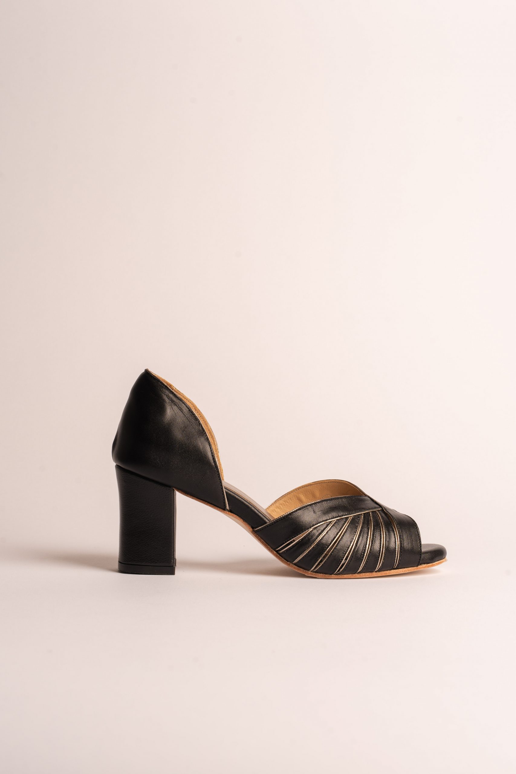 peep toe Lorena preto