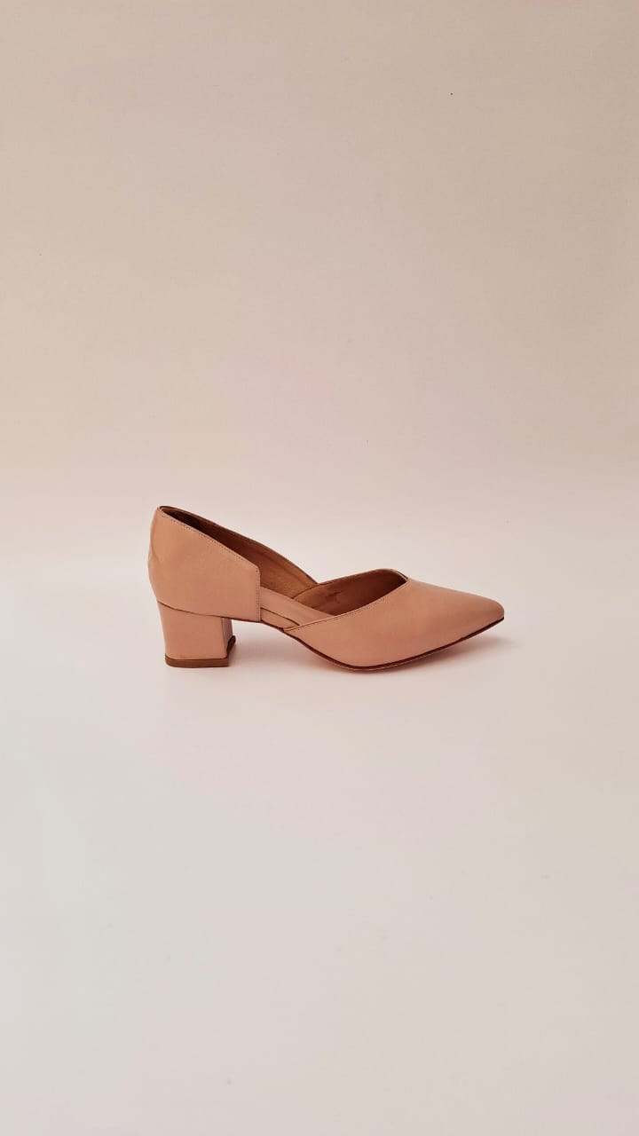 scarpin salto bloco nude